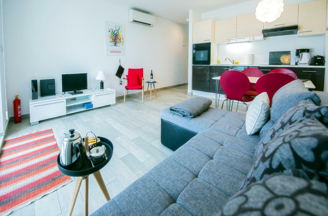 Midavkl Apartment Pirovac Exterior photo